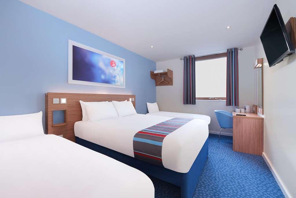 Travelodge Colwyn Bay Old Colwyn Room photo