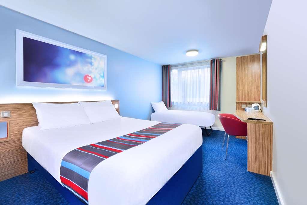 Travelodge Colwyn Bay Old Colwyn Room photo