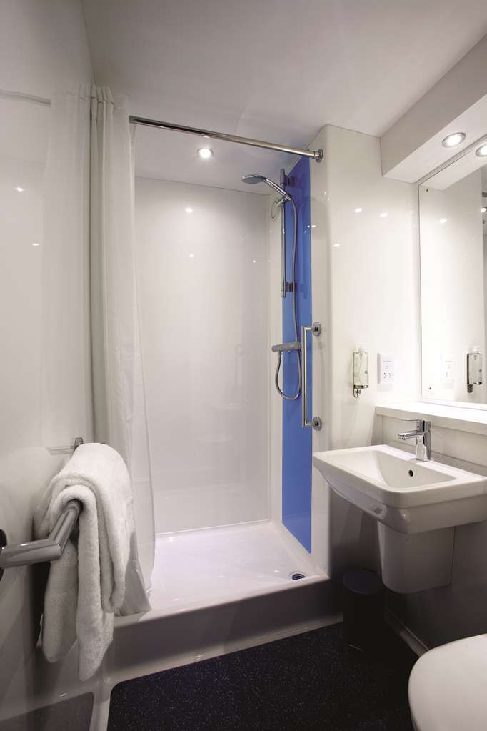 Travelodge Colwyn Bay Old Colwyn Room photo