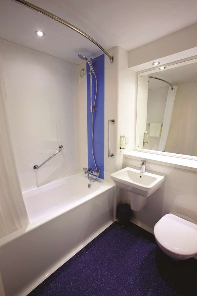 Travelodge Colwyn Bay Old Colwyn Room photo